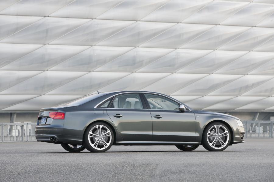  Audi S8 (D4) 2012 года  (NA) (фото 44 из 53)